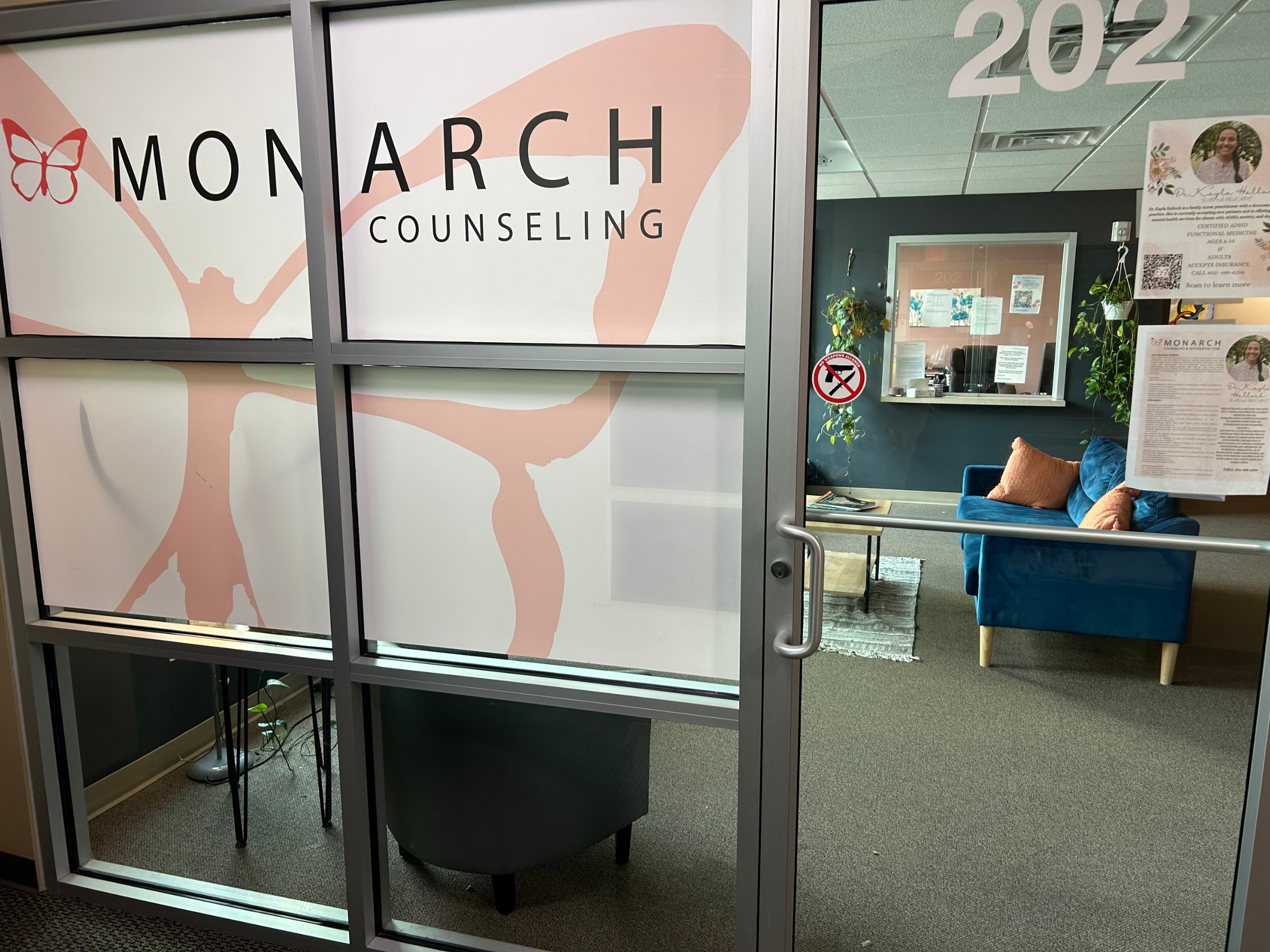 monarch-counseling-entrance